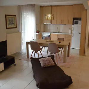 https://apt-stefanias-house.hotelschalkidiki.net