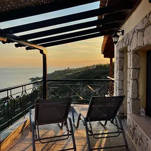 https://villa-sunrise.hotelschalkidiki.net